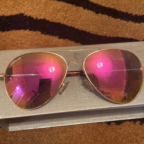 Host Pick  Vegoos Pink Polarized Mirrored Sunglasses - Picture 2 of 14